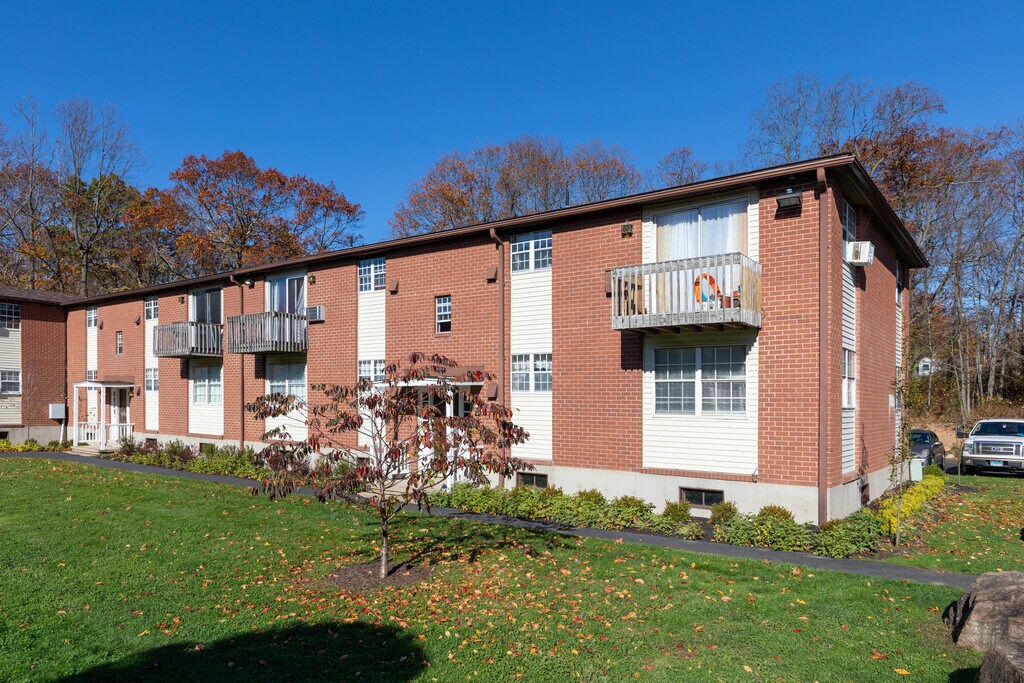 BAY SHORE APARTMENTS East Haven, CT Apartments