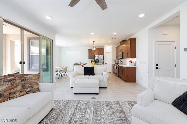 property at 836 Carlon Hls Ave
