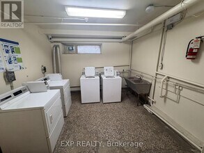 531 Caledonia Rd in Toronto, ON - Building Photo - Building Photo