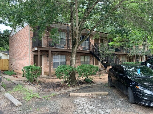 1719 6th Street Apartments in Rosenberg, TX - Building Photo - Building Photo