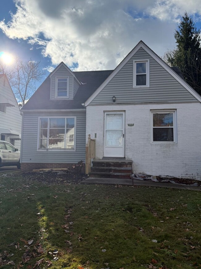 property at 4066 Hinsdale Rd