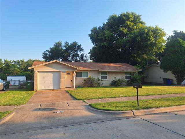 6417 Dream Ln in Watauga, TX - Foto de edificio - Building Photo