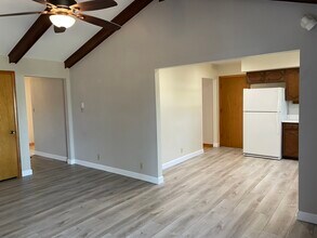 5819 Oak Branch Dr in St. Louis, MO - Foto de edificio - Building Photo