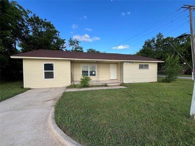 122 S 10th St in Sanger, TX - Building Photo