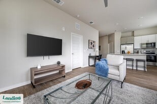 4902 Cosmos Cir in Wimauma, FL - Building Photo