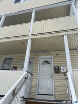 21 Taylor St in Waterbury, CT - Building Photo
