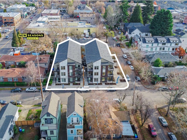 1111 SE Tenino St
