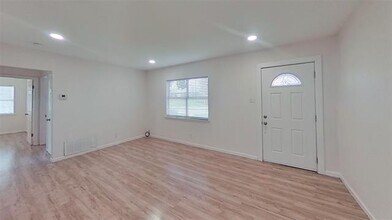 2320 Brockbank Dr in Irving, TX - Building Photo - Building Photo