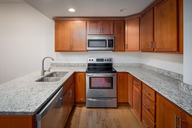 591 Terrace Blvd in Depew, NY - Foto de edificio - Building Photo