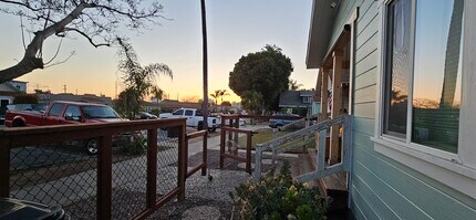 2058 Harrison Ave in San Diego, CA - Foto de edificio - Building Photo