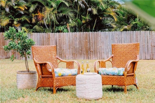 1075 NE 120th St in Biscayne Park, FL - Building Photo - Building Photo