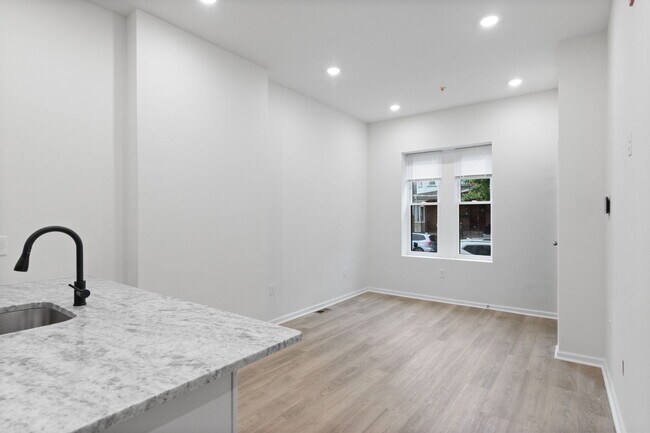2819 W Oxford St in Philadelphia, PA - Building Photo - Building Photo