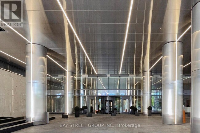 3 Concord Cityplace Wy in Toronto, ON - Building Photo - Building Photo