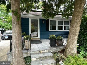 8409 Old Georgetown Rd in Bethesda, MD - Building Photo - Building Photo