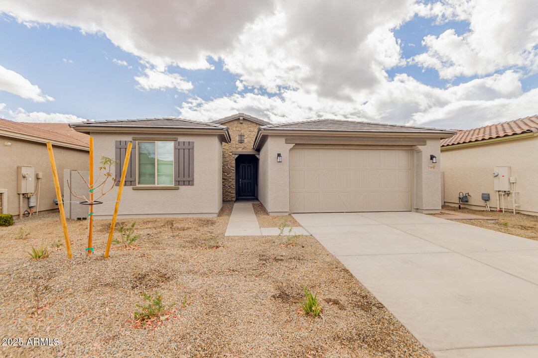 11657 W Marguerite Ave in Avondale, AZ - Building Photo