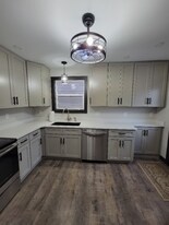 908 Weschler Ave in Erie, PA - Building Photo