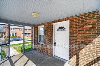 715 E 60th St in Indianapolis, IN - Foto de edificio - Building Photo