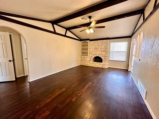 401 S Bouziden Dr in Moore, OK - Building Photo - Building Photo