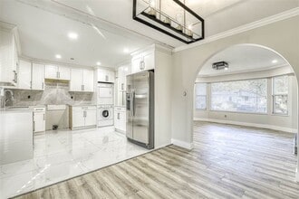 8691 154 St in Surrey, BC - Building Photo - Building Photo