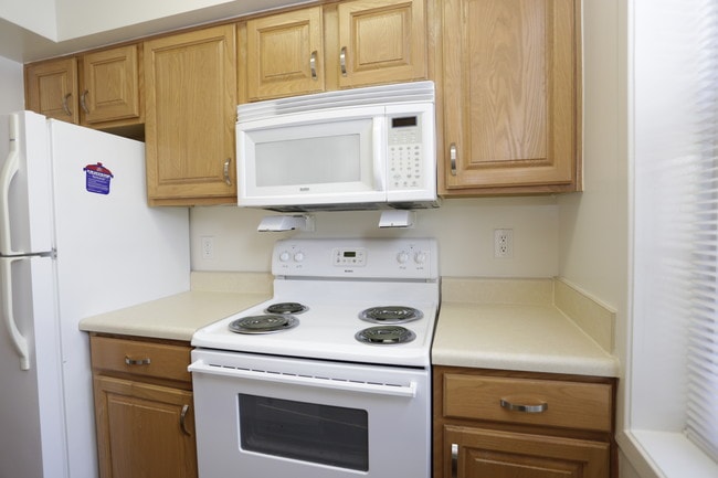 Gates of Ballston in Arlington, VA - Building Photo - Interior Photo