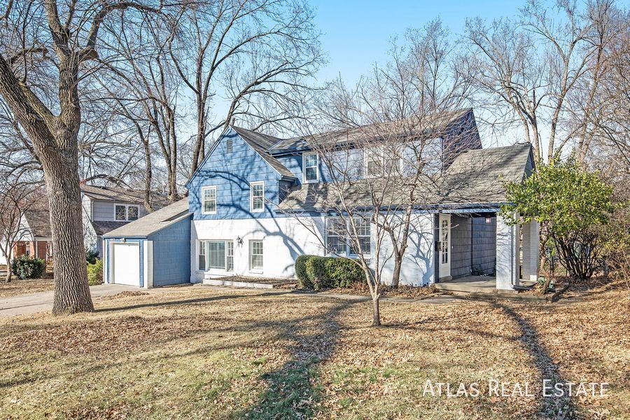 4412 W 77th Pl in Prairie Village, KS - Building Photo