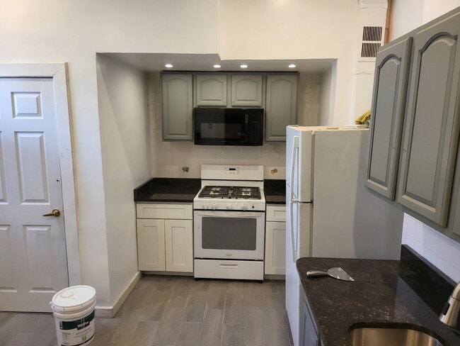 41 Van Siclen Ave, Unit #1