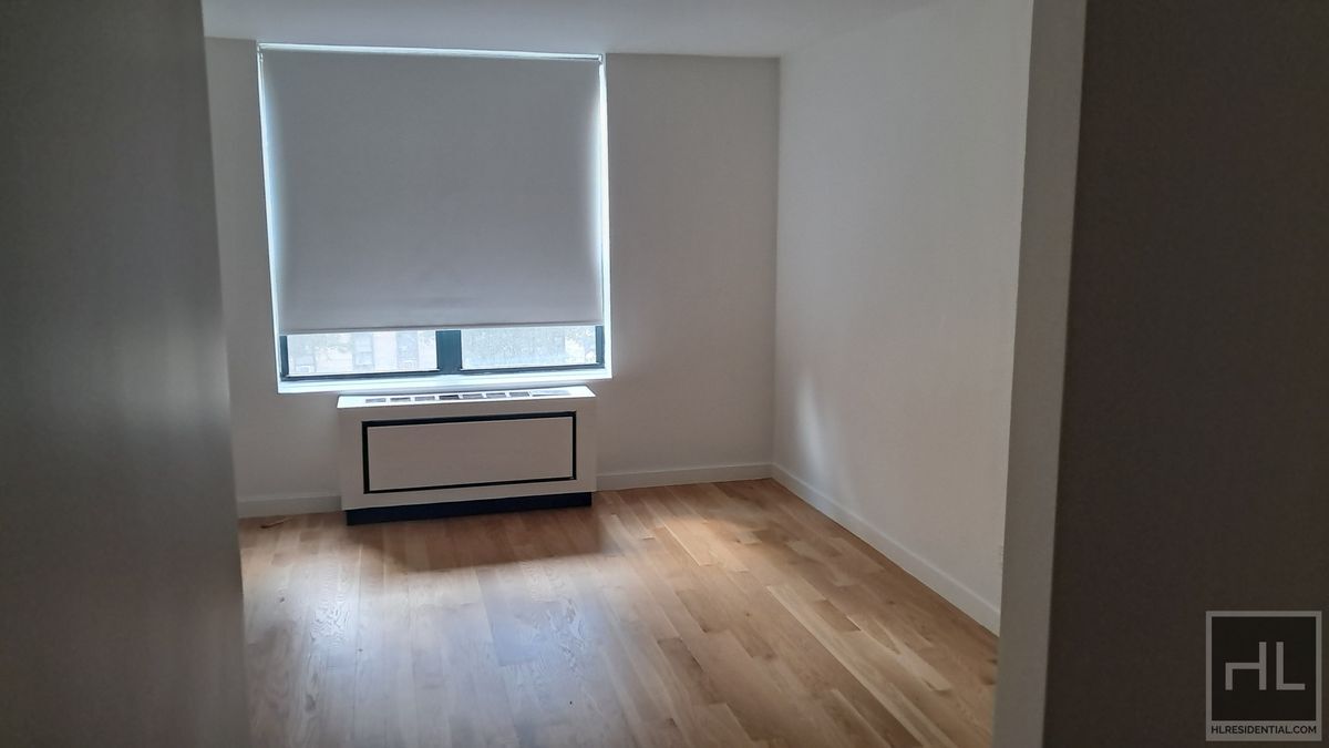 W 87th St in New York, NY - Building Photo