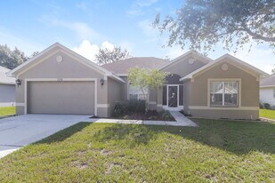 7252 Sherman Hills Blvd in Brooksville, FL - Building Photo