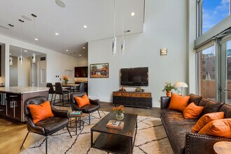 821 W Fulton Market in Chicago, IL - Building Photo - Building Photo