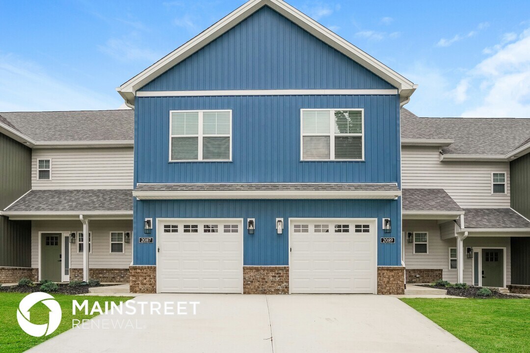 2089 Paddle Wheel Dr in Jeffersonville, IN - Foto de edificio