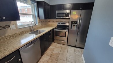 213 Charmers Ct in St. Louis, MO - Building Photo - Building Photo