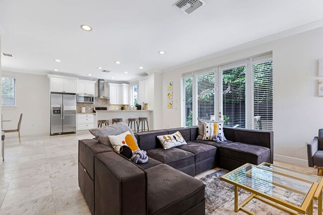 1705 NE 11th St in Fort Lauderdale, FL - Building Photo - Building Photo