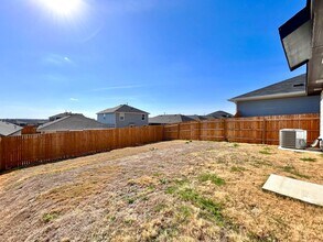 385 Bull Lake Cir in Buda, TX - Building Photo - Building Photo