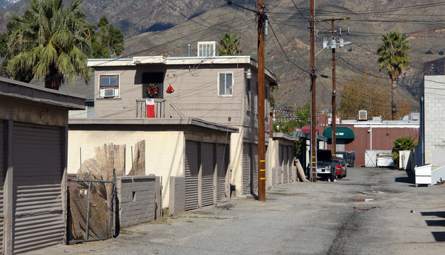 3981 Genevieve St in San Bernardino, CA - Foto de edificio - Building Photo