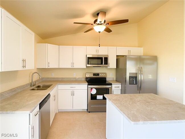 125 NE 7th Terrace in Cape Coral, FL - Building Photo - Building Photo