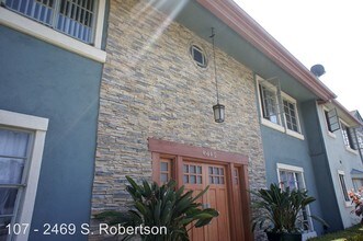 2469 S Robertson Blvd in Los Angeles, CA - Building Photo - Building Photo