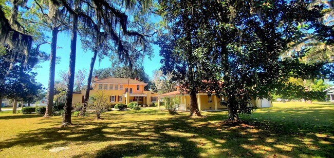 704 N Jefferson St in Perry, FL - Building Photo - Building Photo
