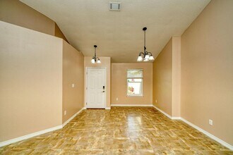 8828 Arlington Ln in Navarre, FL - Building Photo - Building Photo