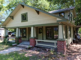 112 E Nelson St in Longview, TX - Building Photo
