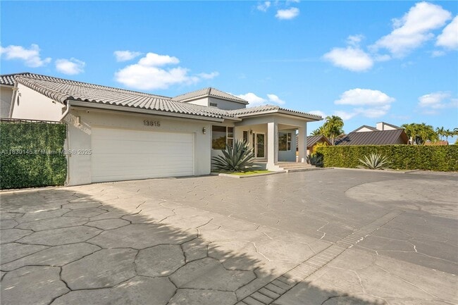 property at 13815 SW 38th St