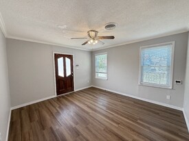 911 Central Ave in Gretna, LA - Building Photo