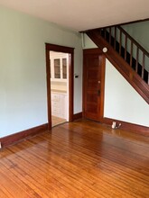79 Foster Ave, Unit 1 in Sayville, NY - Foto de edificio - Building Photo