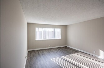 1005 Hickory Hill Ln in Nashville, TN - Building Photo - Building Photo