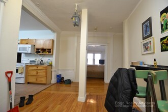 1633 Commonwealth Ave, Unit 1 in Boston, MA - Building Photo - Building Photo