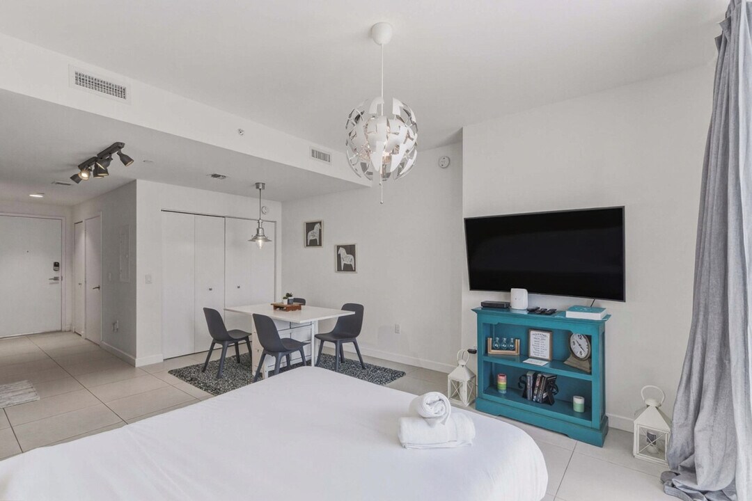 5350 NW 84th Ave, Unit SI FL7-ID1353133P in Doral, FL - Building Photo