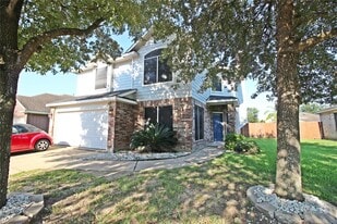 8314 Silver Fir Ln in Baytown, TX - Building Photo