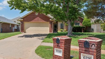 13317 Grayson Pl in Oklahoma City, OK - Building Photo