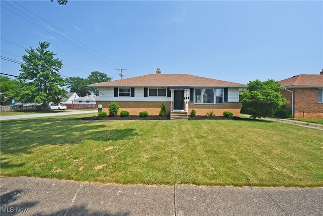 property at 37 E Meadowlawn Blvd