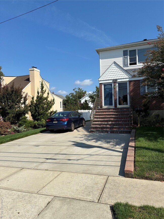 property at 44 Franklin St