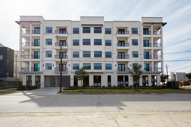 The Hampstead in Houston, TX - Building Photo - Building Photo